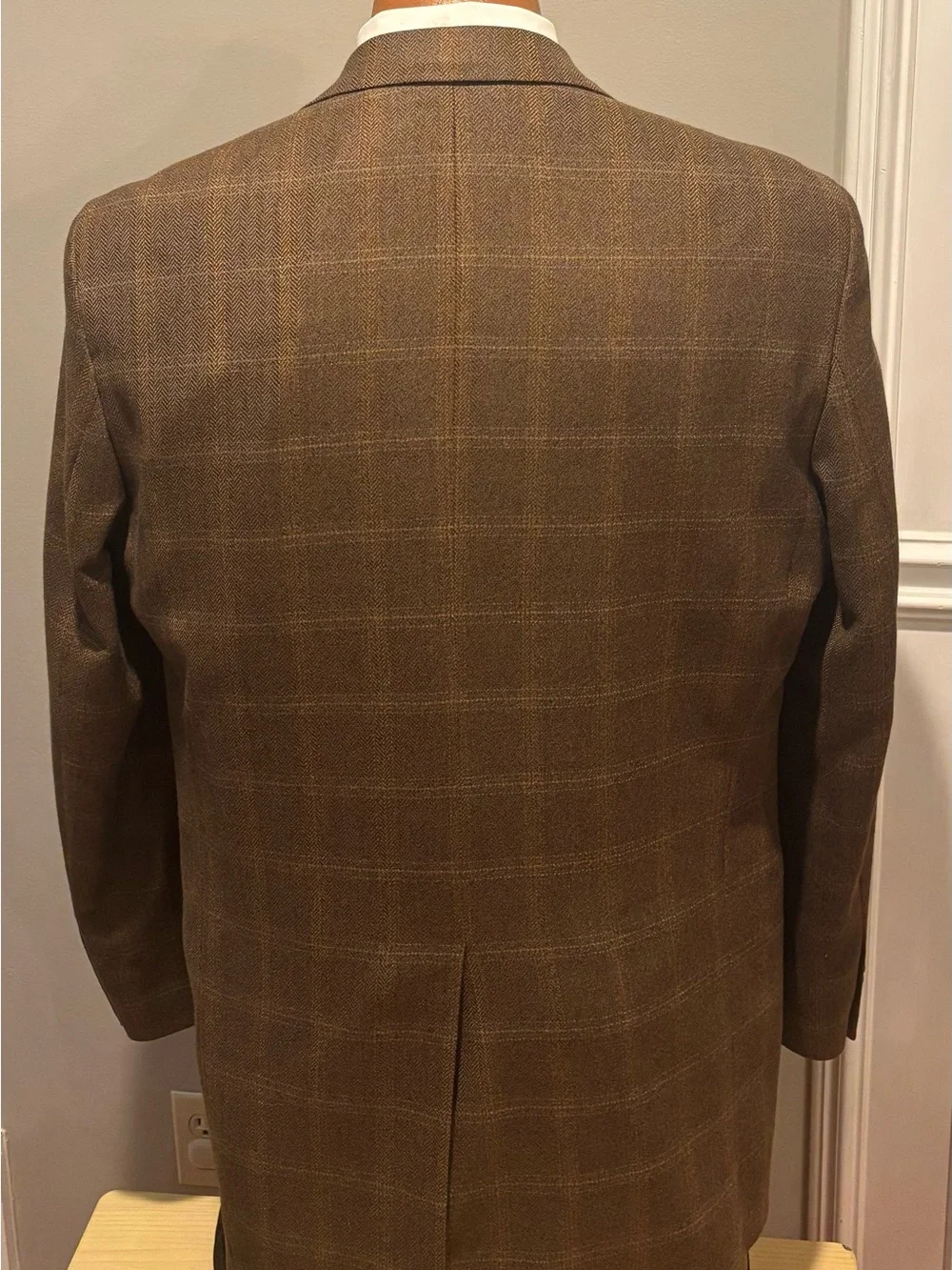 LaCrosse Luxury 100% Lambswool Men’s Plaid Sport Coat  - Size 42L